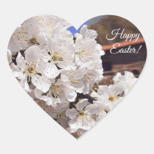 Kirschblüte. Fröhliche Ostern Herz-Aufkleber