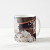 Kirschblüte. Fröhliche Ostern Kaffeetasse (VorderseiteRechts)