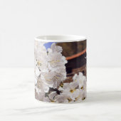 Kirschblüte. Fröhliche Ostern Kaffeetasse (Mittel)
