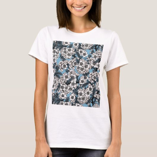Kirschblüte in Blau und Weiß T-Shirt (Vorderseite)