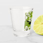 KIRSCHBLÜTE - SAKURA-MUSTER IN MATCHA-GRÜN SCHNAPSGLAS (Links)