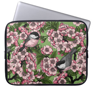 Kirschblüte und Kichererbsen auf Grün Laptopschutzhülle