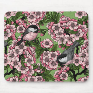 Kirschblüte und Kichererbsen auf Grün Mousepad
