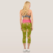 Kirschblüten auf Grün Capri Leggings (Rückseite)
