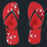 Kirschblüten & Chinesische Hochzeit mit doppeltem  Badesandalen<br><div class="desc">Weiße Kirschblüten oder Sakura Frühlingsblumen auf Rot mit modernen doppelten Glück chinesischen Hochzeitflöten Flip Flops. Orientalisch-rote Kirschblüten oder Sakura-Blume mit doppeltem Glückssymbol. Ein elegantes und romantisches asiatisches Hochzeitsdesign, das modern und elegant ist. Kirschblüten blühen im Frühling und symbolisieren neue Anfänge, Liebe und Romantik in japanischer, koreanischer und chinesischer Kultur. Das...</div>