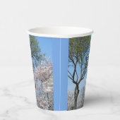 Kirschblüten und das Washington Monument in DC Pappbecher (Rechts)