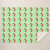 Kirschen auf der grünen Decke 60" x 80" Sherpadecke (Vorderseite (Horizontal))