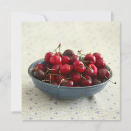 Kirschen in einer blauen Schüssel Karte