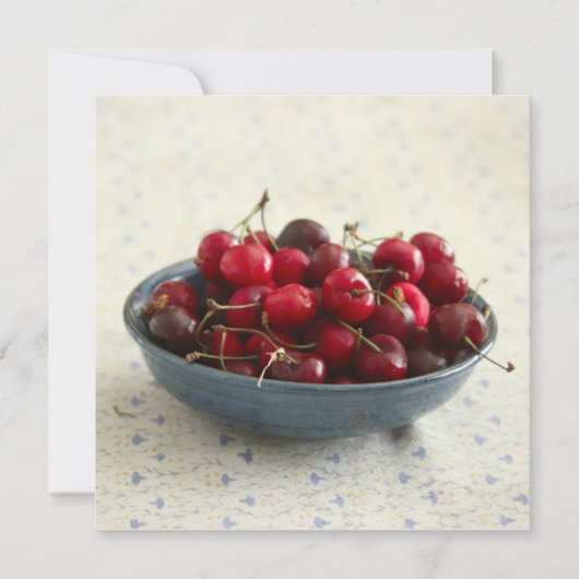 Kirschen in einer blauen Schüssel Karte (Vorderseite)