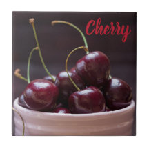 Kirschen in rosa Schüssel für Obstliebhaber