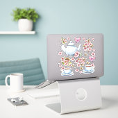 Kirschrosa Blütenblumenfeld mit Tee Aufkleber (Laptop auf Schreibtisch)