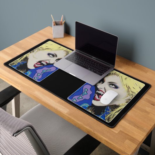 "Kiss Hard" Gemälde auf einem Schreibtischunterlage (Büro 2)