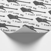 Kiss Me Guitar Player Geschenkpapier (Ecke)