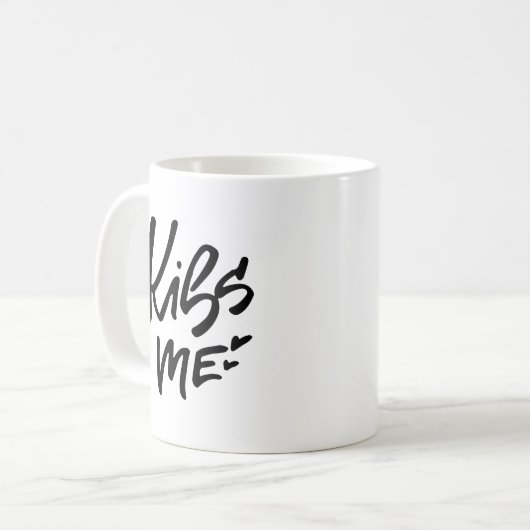 Kiss Me Handschrift Kaffeetasse (Vorderseite Links)