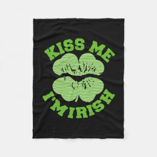 Kiss Me I bin irisch Fleecedecke