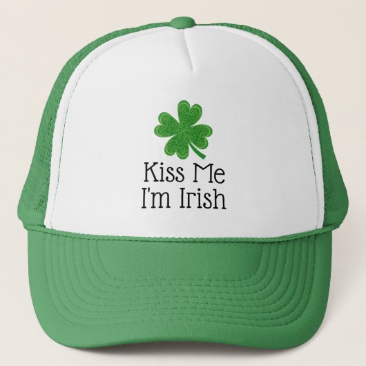 Kiss Me I bin Irish Clover Saint Patrick's Day Truckerkappe (Vorderseite)