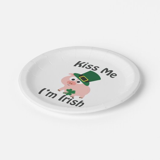 Kiss Me I bin Irish Pig Pappteller (Schrägansicht)
