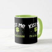 Kiss Me I bin Sullivan - Nachname Sullivan Tasse (VorderseiteRechts)