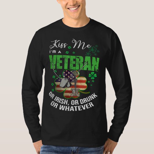 Kiss Me I m A Veteran Irish American Shamrock Flag T-Shirt (Vorderseite)