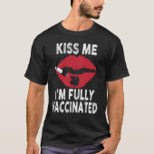 Kiss Me I m Fully Vaccised Lips Kleeblatt St Patr T-Shirt (Vorderseite)