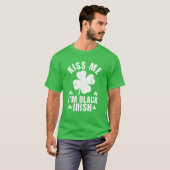 Kiss Me Ich bin Black Irish Funny St Patrick's Day T-Shirt (Vorne ganz)