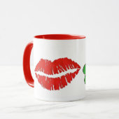 Kiss Me Ich bin Irish St. Patrick's Day Kleeblatt Tasse (Vorderseite Links)