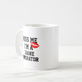 Kiss Me Im A Crane Operator Tassen (Vorderseite Links)
