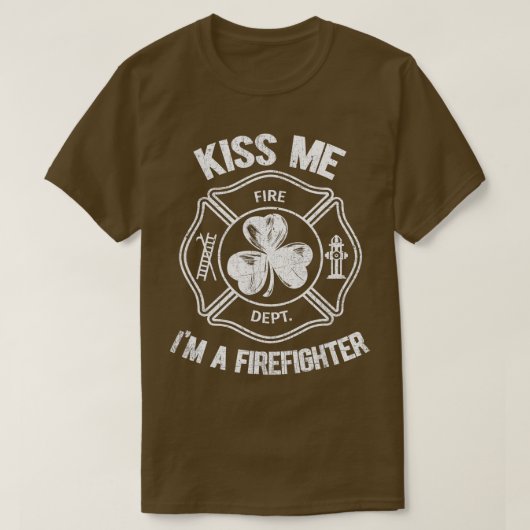 Kiss Me Im a Firefighter St Patricks Day Kleeblatt T-Shirt (Design vorne)