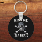 Kiss Me Im a Pirate Funny Talk like a Pirate Day J Schlüsselanhänger (Vorderseite)