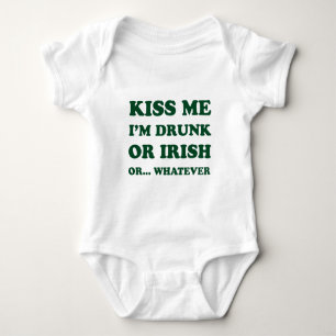 Kiss Me im Betrunkenen oder irisch Baby Strampler