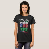Kiss Me I'm Irish American Ireland Roots Family Us T-Shirt (Vorne ganz)