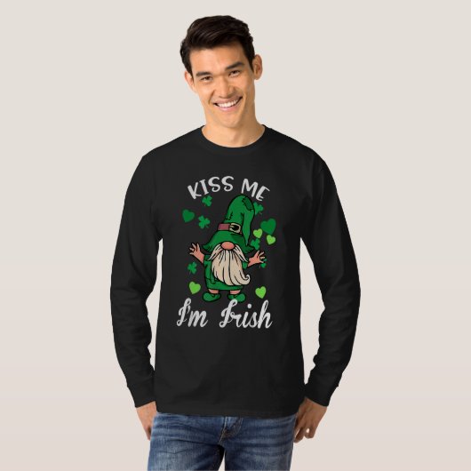 Kiss Me I'm Irish. Gnome Shamrock Clover Saint Pat T-Shirt (Vorne ganz)