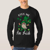 Kiss Me I'm Irish. Gnome Shamrock Clover Saint Pat T-Shirt (Vorderseite)