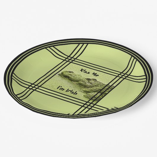 Kiss Me I'm Irish - Green Gator Nature Fotografy Pappteller (Schrägansicht)