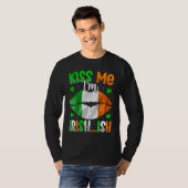 Kiss Me Im Irish Ish St Patrick's Day T-Shirt (Vorne ganz)