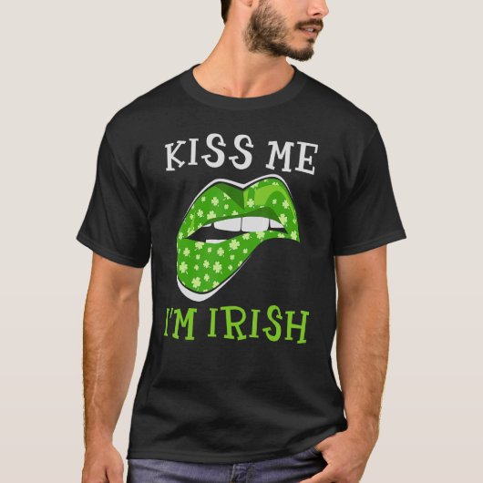 Kiss Me I'm Irish Lips St Patrick's Day Kleeblatt T-Shirt (Vorderseite)