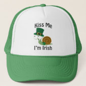 Kiss Me I'm Irish Snail Truckerkappe (Vorderseite)