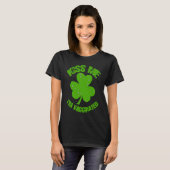 Kiss Me I'm Irish & Vaccinated Patrick's Day T-Shirt (Vorne ganz)