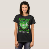 Kiss Me I'm Lunch Lady Funny St Patrick Day Retro T-Shirt (Vorne ganz)