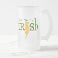 Kiss Me Irish Lightning Bolt Tasse