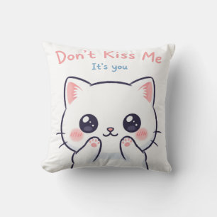 Kiss Me Kawaii Cat Illustration   Niedlich Funny Kissen