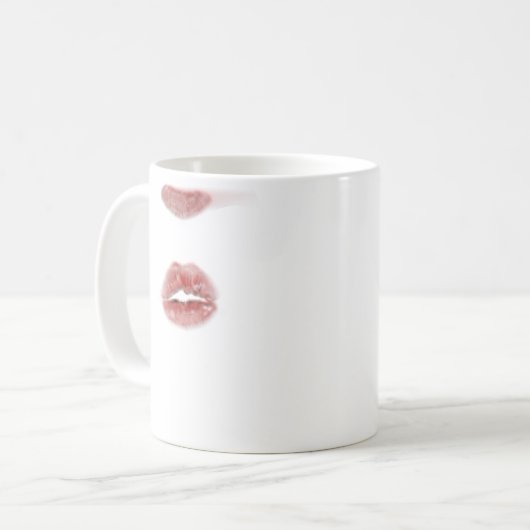 Kiss Me Lipstick Kaffeetasse (Vorderseite Links)