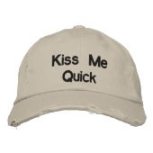 Kiss Me Quick Funny Hat Bestickte Kappe (Vorderseite)