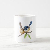 Kissen mit aufgedruckten Stickereieffekten in Voge