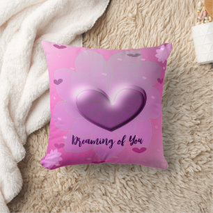 Kissen mit der Aufschrift 'Liebe in jeder Umarmung