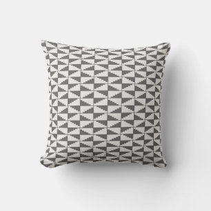 Kissen mit geometrischem Muster in Grau