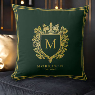 Kissen mit goldenem Monogrammwappen
