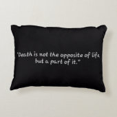 Kissen mit Löwendesign und Zitat (Rückseite)