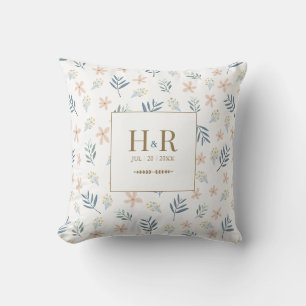 Kissen mit Monogramm für eine Wildblumen-Hochzeit