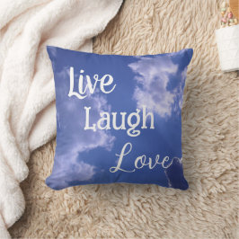 Kissen mit Spruch 'Live Laugh Love' | Blauer Himme